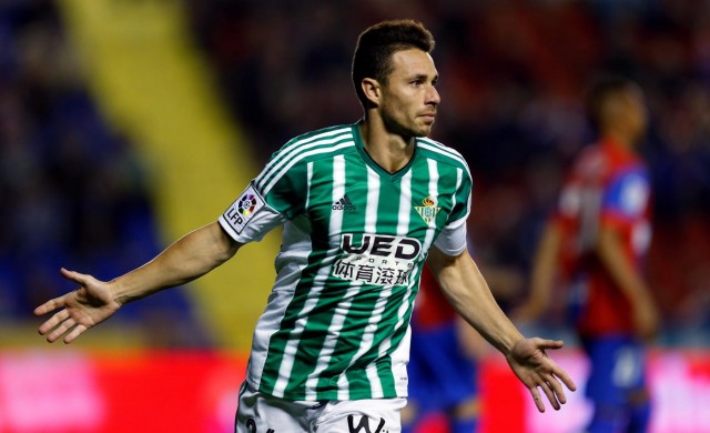 El Betis eclipsa al Espanyol y coge aire para la permanencia