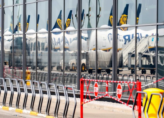 La huelga de Ryanair cancela más de 30 vuelos en València y Alicante