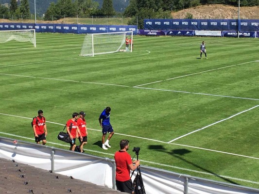 Gabriel Paulista y Murillo se retiran del entrenamiento por molestias