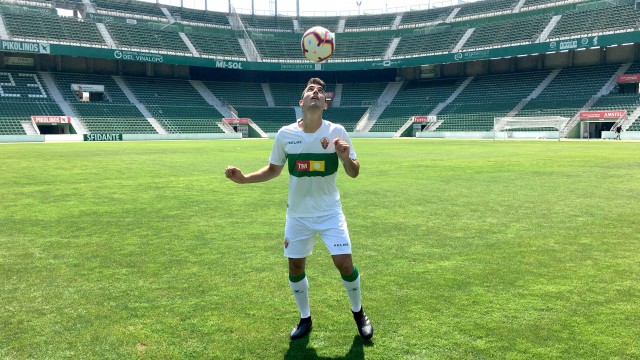 Claudio Medina espera seguir evolucionando en el Elche

