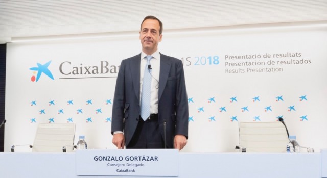 El beneficio de CaixaBank va a más mientras que su cotización va a menos