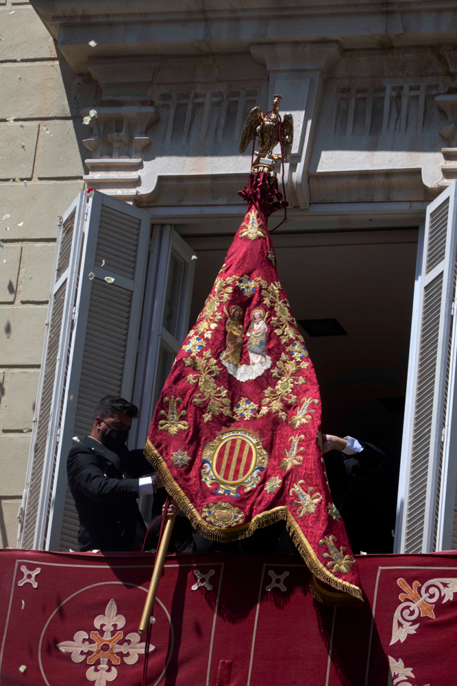 La bajada de la Enseña del Oriol de Orihuela (fotos RAFA MOLINA)