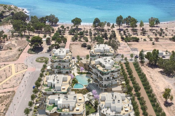 El fondo británico M&G y la alicantina Quadratia se alían para invertir en residencial en la costa