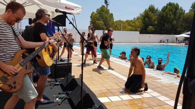La Habitación Roja y la barbacoa pasada por agua del Low Festival