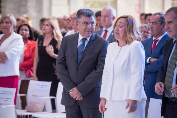 Dos partidos en uno