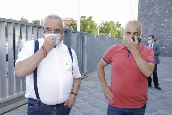 La notificación de la sentencia de las basuras de Orihuela del 'caso Brugal' (fotos PEPE OLIVARES)