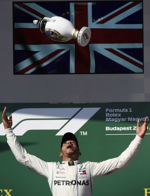 Hamilton se va de vacaciones pensando en Fangio

