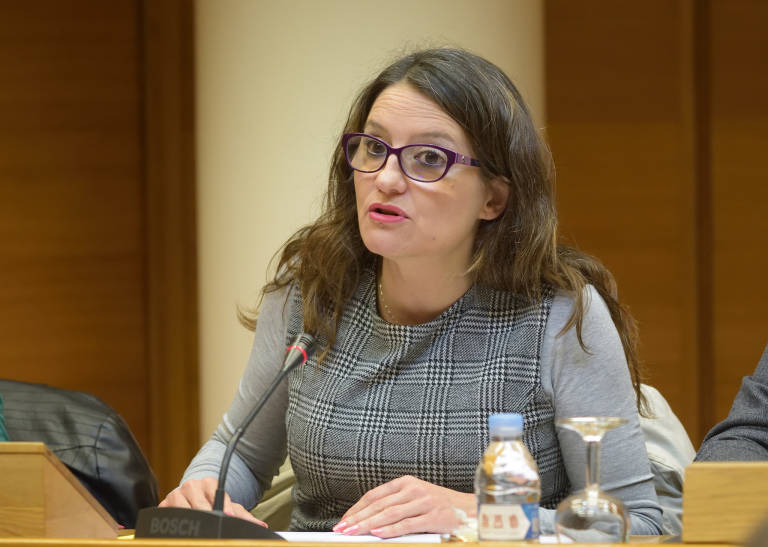 Mónica Oltra pide solucionar el conflicto de los taxistas antes de transferir competencias