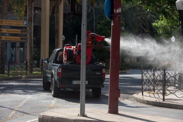 Menores en las calles de Alicante por las medidas de desconfinamiento (Fotos: Rafa Molina)