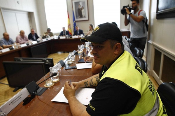 Fomento y el taxi arrancan su reunión para atajar el conflicto y la huelga