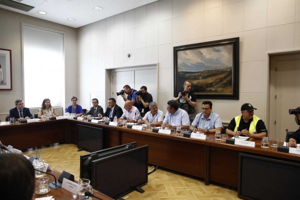 Los taxistas mantienen la huelga al terminar sin acuerdo su reunión con Fomento
