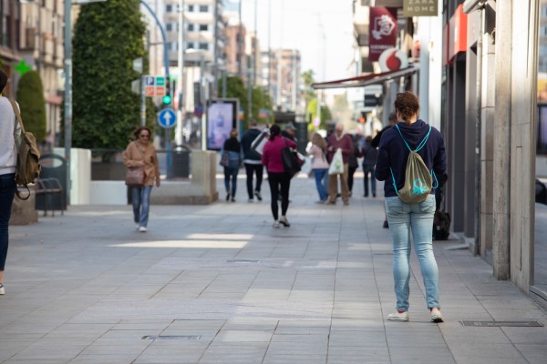 El comercio de Alicante, en imágenes ante el Estado de Alarma (fotos PEPE OLIVARES)