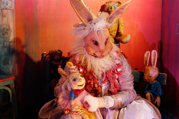 La compañía francesa Créature traslada a la Vall d'Albaida un espectáculo colmado de marionetas