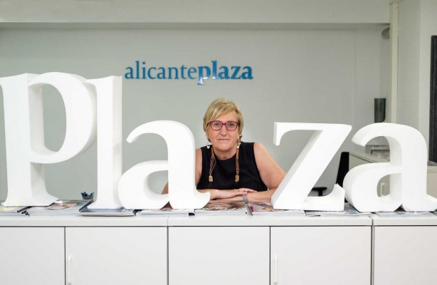 Ana Barceló: 
