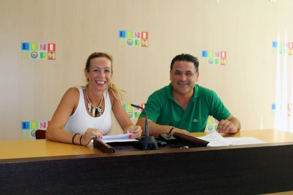 Las áreas comerciales de Benidorm dispondrán de nuevos puntos de luz tecnológicos con acceso wifi gratuito

