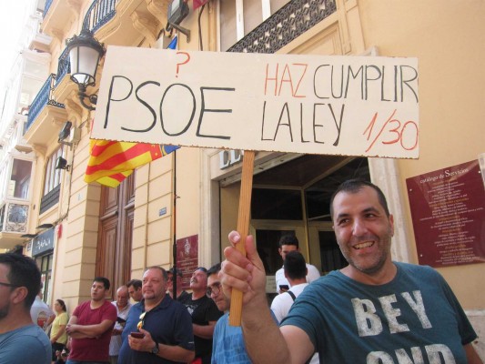 Los taxistas instan a Ábalos a suspender los VTC hasta que se apruebe un decreto que los regule