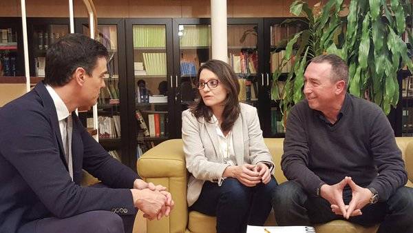 Pedro Sánchez, Mónica Oltra y Joan Baldoví en una imagen de archivo - 