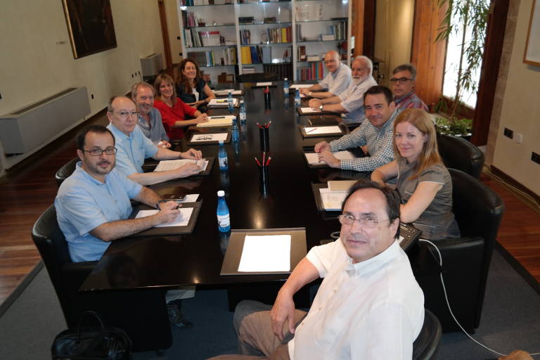 El equipo de la Conselleria de Hancienda, con el conseller Vicent Soler - 
