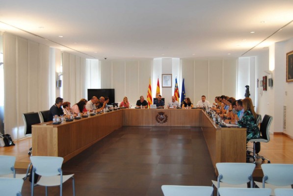 Vila-real da vía libre a cuatro proyectos de reindustrialización con la ayuda del Ivace