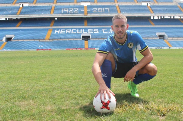Carlos Fernández reaparece cuatro meses después de su lesión
