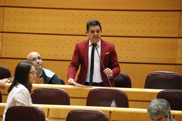 Compromís presenta una moción en el Senado para eliminar la religión de las aulas