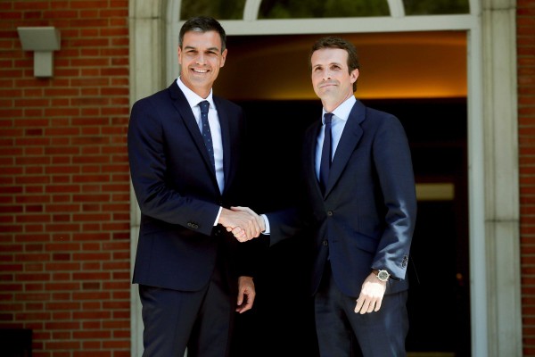Pedro Sánchez dice que ha pedido a Casado una oposición leal sobre inmigración