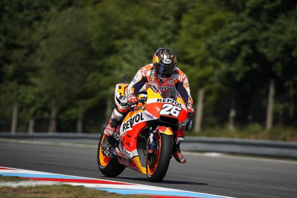 Pedrosa, Schrötter y Öttl dominan en una primera jornada cruel para Martín