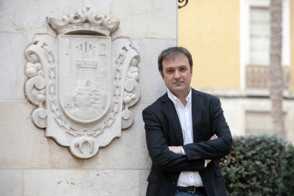 Bellido censura que los minigobiernos de Alicante no hayan hecho nada por los planes del centro tradicional