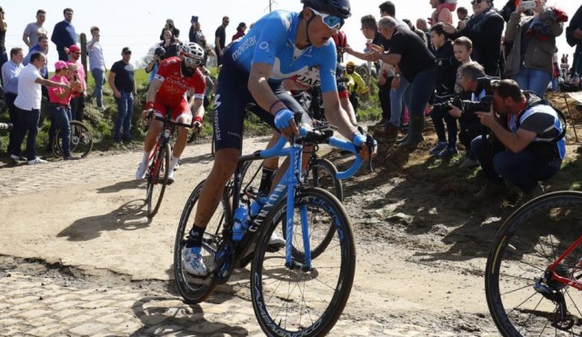 Marc Soler amplía dos años su contrato en el Movistar