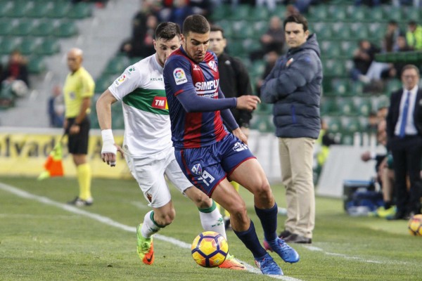 El Elche se refuerza con Alexander González, polivalente jugador de banda derecha
