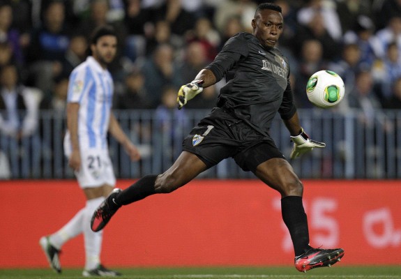 Kameni sufre una rotura de menisco en la rodilla derecha
