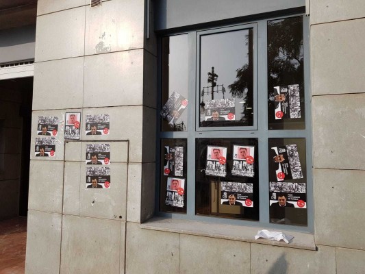 El PSPV condena un ataque a su sede con pegatinas contra la exhumación de Franco