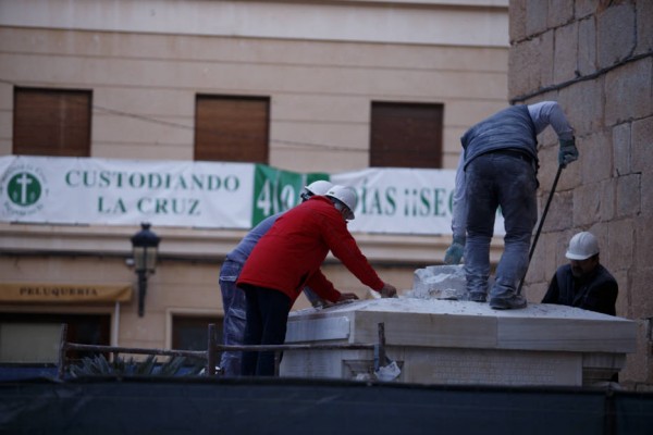 Dos sanciones para los vecinos de Callosa que defendían la Cruz de los Caídos