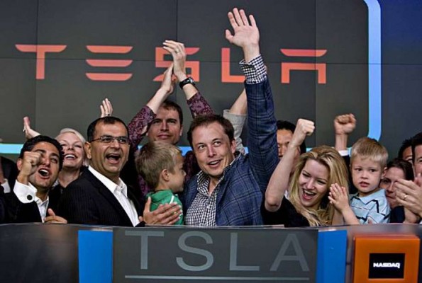 Luces y sombras de Tesla en bolsa, la visión de 8 expertos