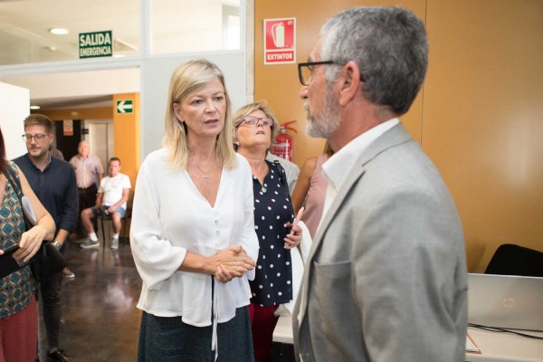 La gestión de las ayudas por la riada en la Vega Baja (Fotos: PEPE OLIVARES)