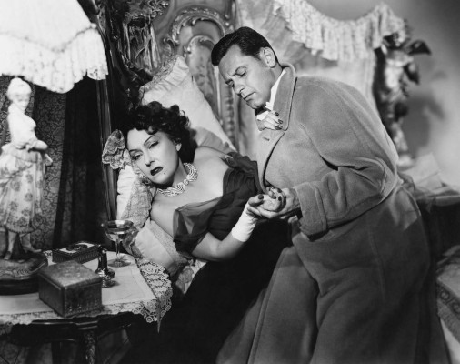 Glamour, excesos y el paso del tiempo: 'El crepúsculo de los dioses' recala en la Filmoteca 