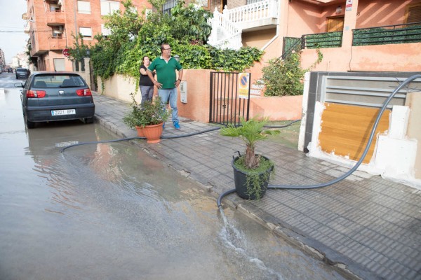 Efectos de la riada en la Vega Baja (Fotos: PEPE OLIVARES)