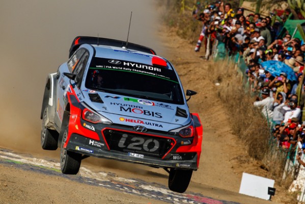 Dani Sordo, penalizado con dos minutos, pierde el podio