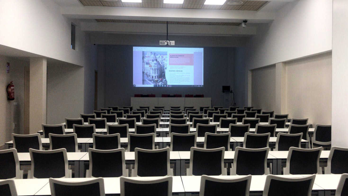 Vista del nuevo salón de actos de la cámara de comercio - 