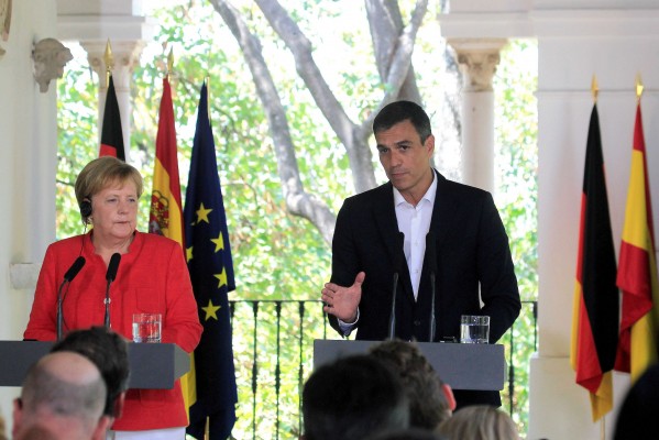 Sánchez y Merkel apoyarán a Marruecos para frenar la presión migratoria