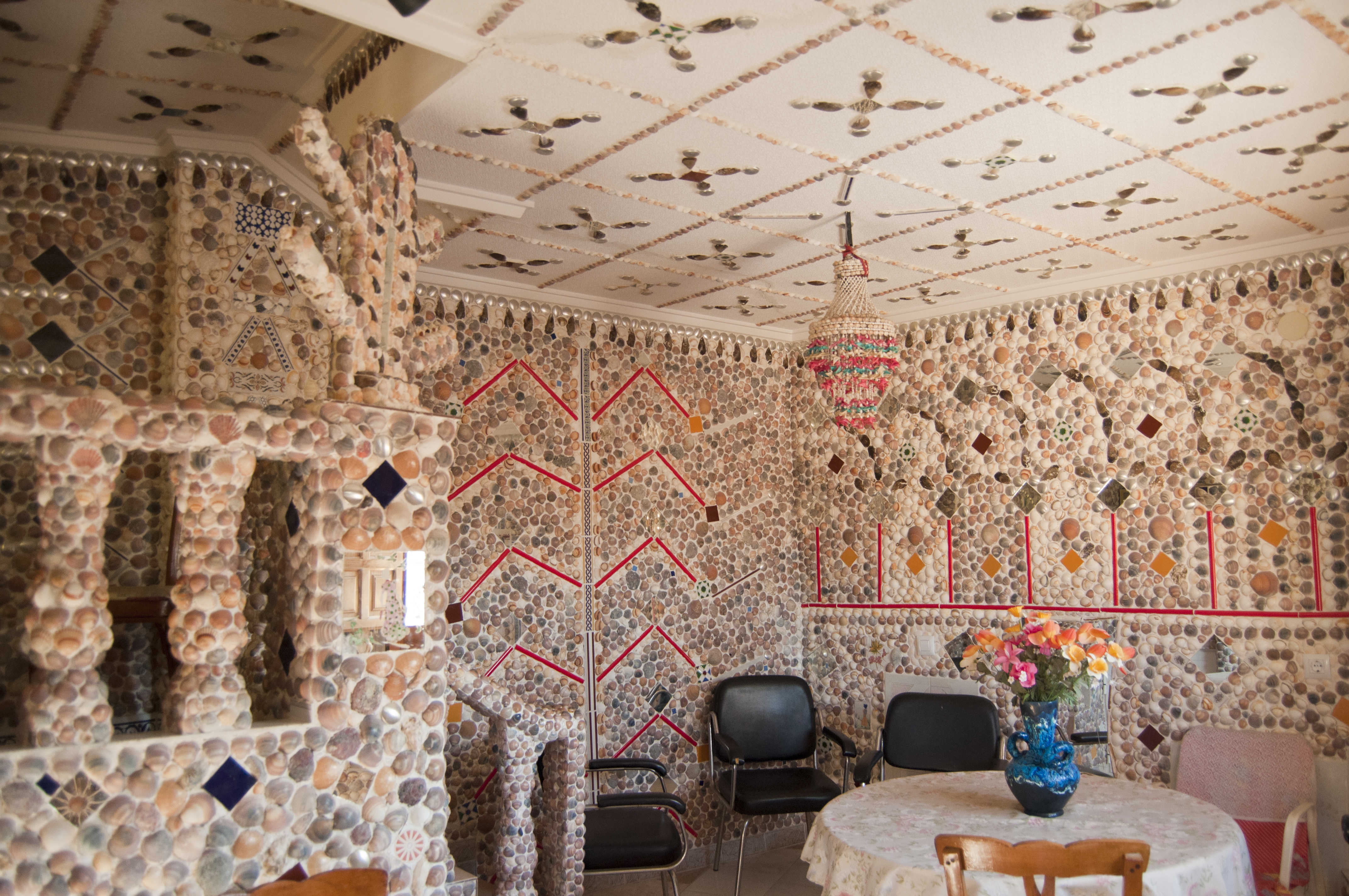 Foto: Interior de la Casa de las Conchas. Fru Fru.  - 