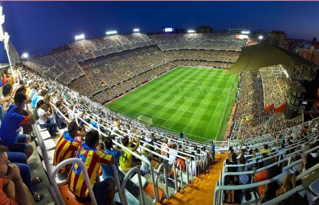 València exige ser desempleado para ejercer la venta ambulante en Mestalla y Ciutat de València