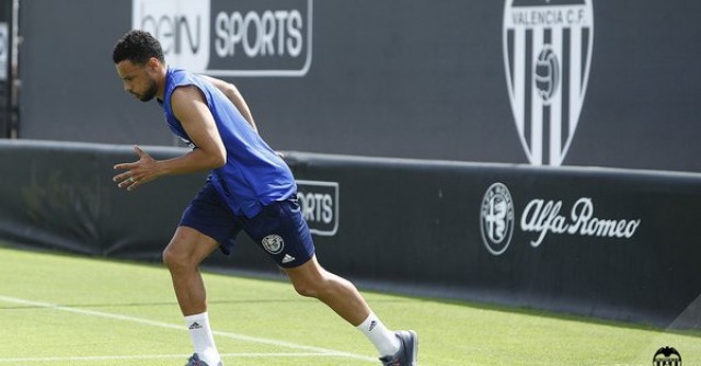 Coquelín sale al campo cinco meses después de romperse el tendón de Aquiles