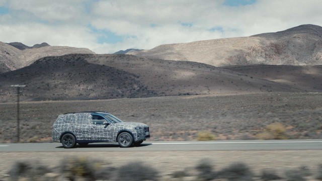 BMW prueba en hielo y en el desierto el nuevo X7 antes de su lanzamiento a finales de año
