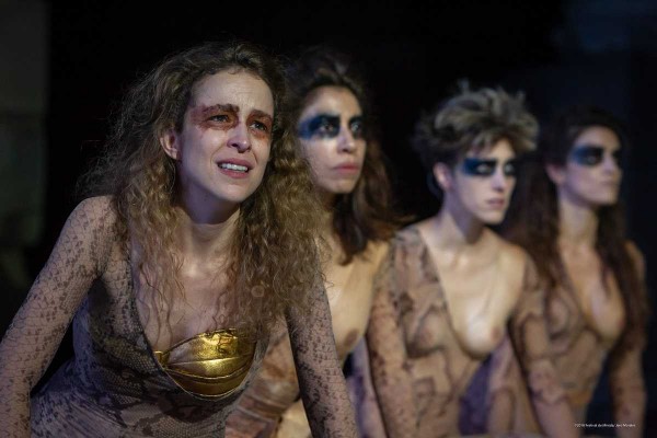 Magüi Mira: “Las amazonas son un mito que permite a los hombres dormir más tranquilos”

