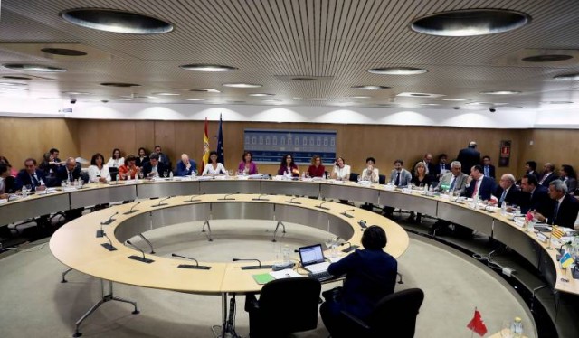 Gobierno y comunidades abordarán los nuevos objetivos de déficit y deuda el próximo miércoles