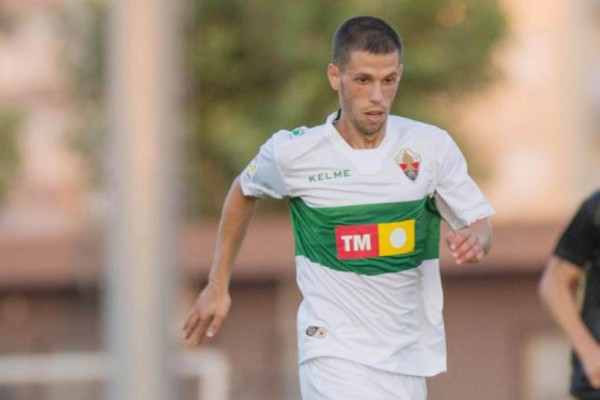 El Elche anuncia la cesión de Nando Quesada al Atlético Sanluqueño