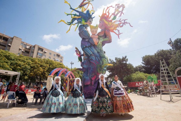 Así son las Hogueras Especiales de Alicante 2019 (fotos RAFA MOLINA)