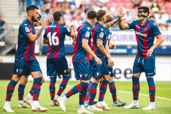 El Levante inicia su camino hacia la permanencia ante el Betis