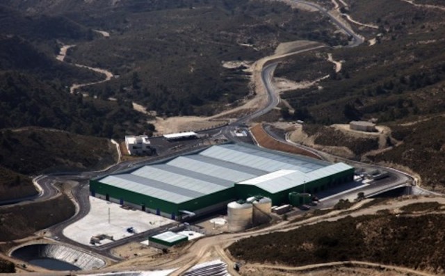Subida del 9% del salario para los empleados de FCC en la planta del Campello en huelga